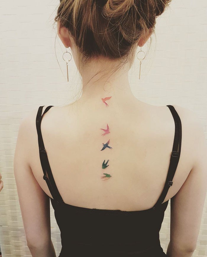 Kalo yang ini tato burung mini