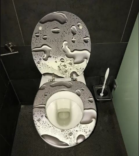 4. Dikira kosletnya basah ternyata hanya desain motif saja