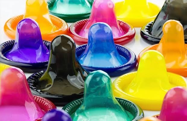 Malam Pergantian Tahun, Penjualan Kondom Di Karawang Laris Manis